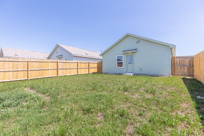 Building Photo - 12932 Lake Fryer