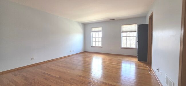 Building Photo - 212 Willow Blvd