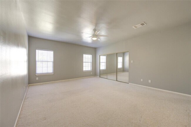 Building Photo - 3050 Holly Hall St