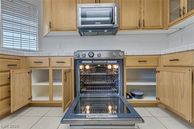 Building Photo - 8756 Harvest Valley Ave