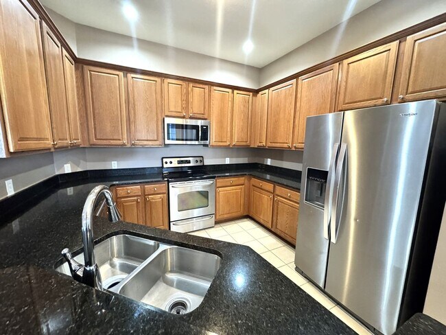 Building Photo - 3BR/3BA Eagle Harbor Condo w/ Garage