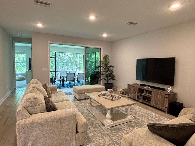 Building Photo - 387 Union Hill Dr