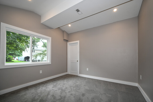 Building Photo - 61 Gregory Rd