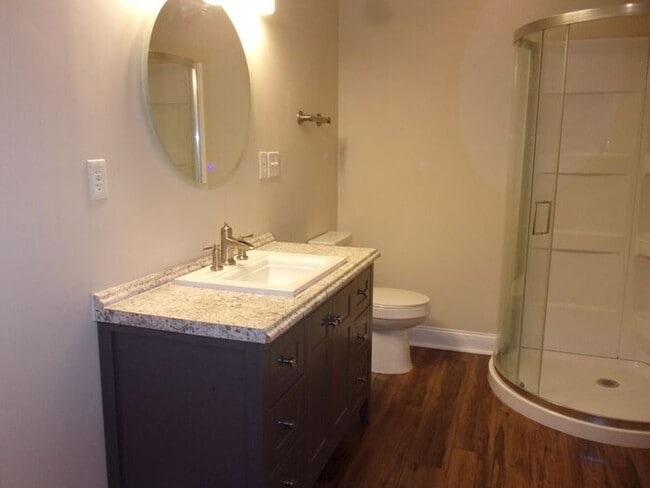Building Photo - 3 Bedroom 2 Bath Beautifully Renovated Home in Lancaster