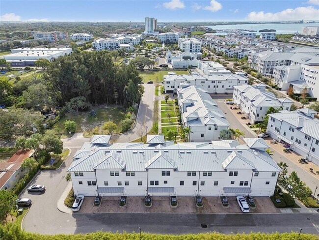 Building Photo - 4921 W Paul Ave