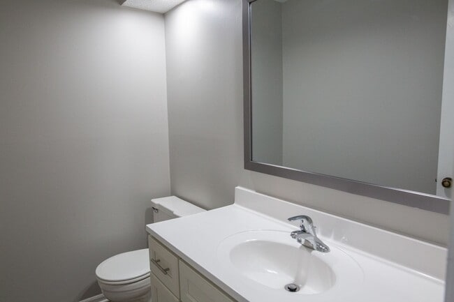 Building Photo - 7778 Deercrest Ct