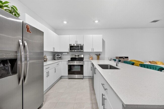 Building Photo - 26437 SW 149th Ave