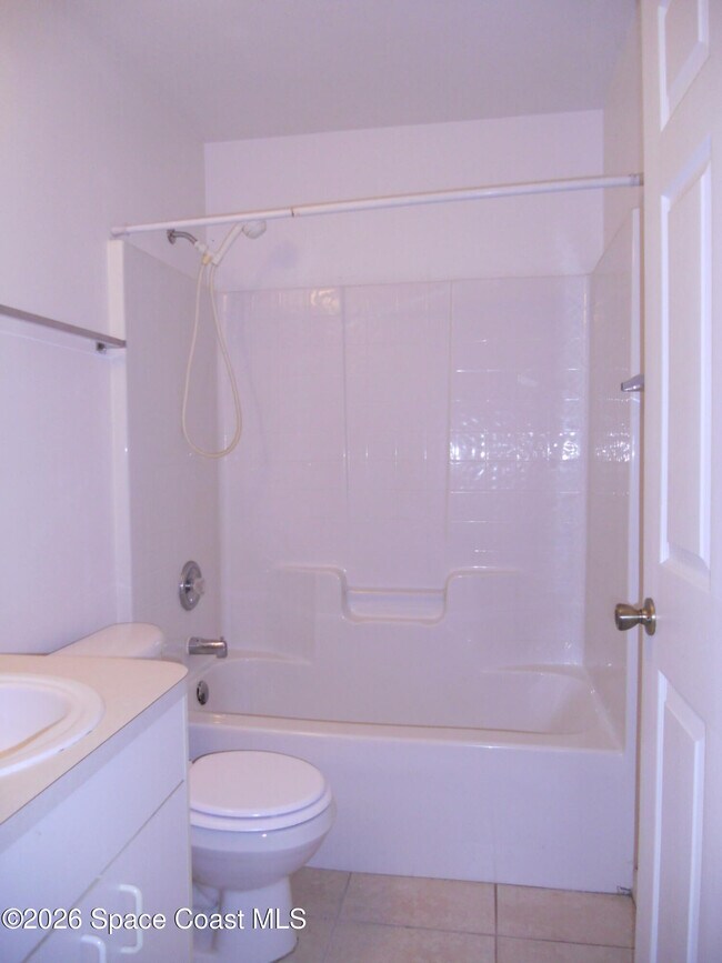 Building Photo - 540 Benton Dr