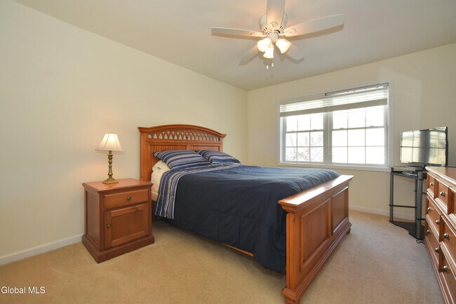 Building Photo - 328 Ballston Ave