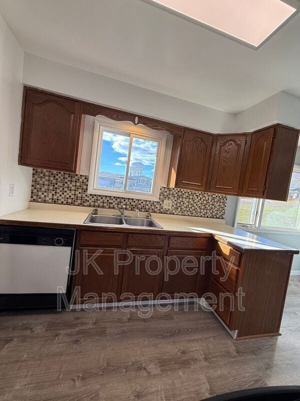 Building Photo - 821 47th St S