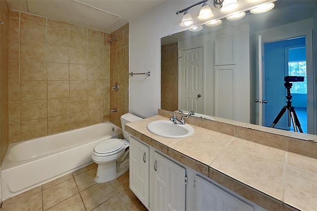 Building Photo - 3105 San Jacinto St