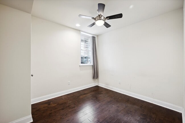 Building Photo - 1521 W Seybert St