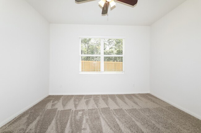 Building Photo - 26877 Steinbeck Dr