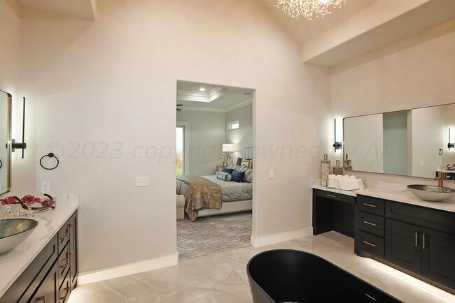 Building Photo - 9405 Rockridge Pkwy