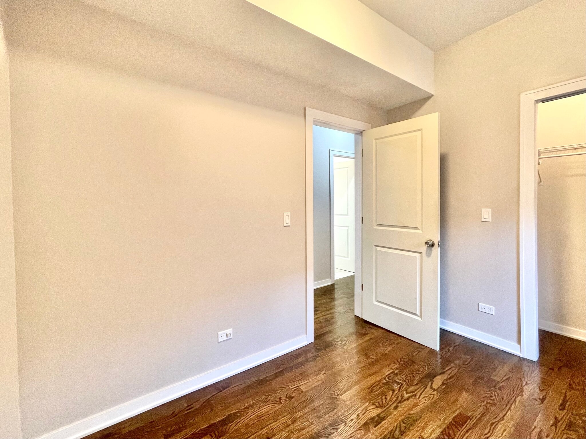 Building Photo - 3342 W Beach Ave