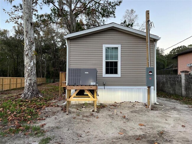 Building Photo - 39141 Bay Ave