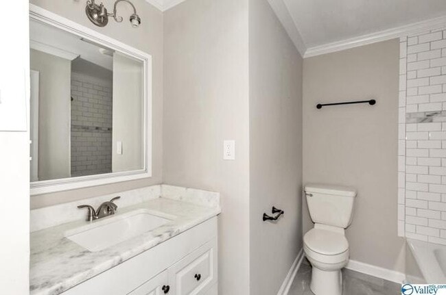 Building Photo - 2223 SE California St