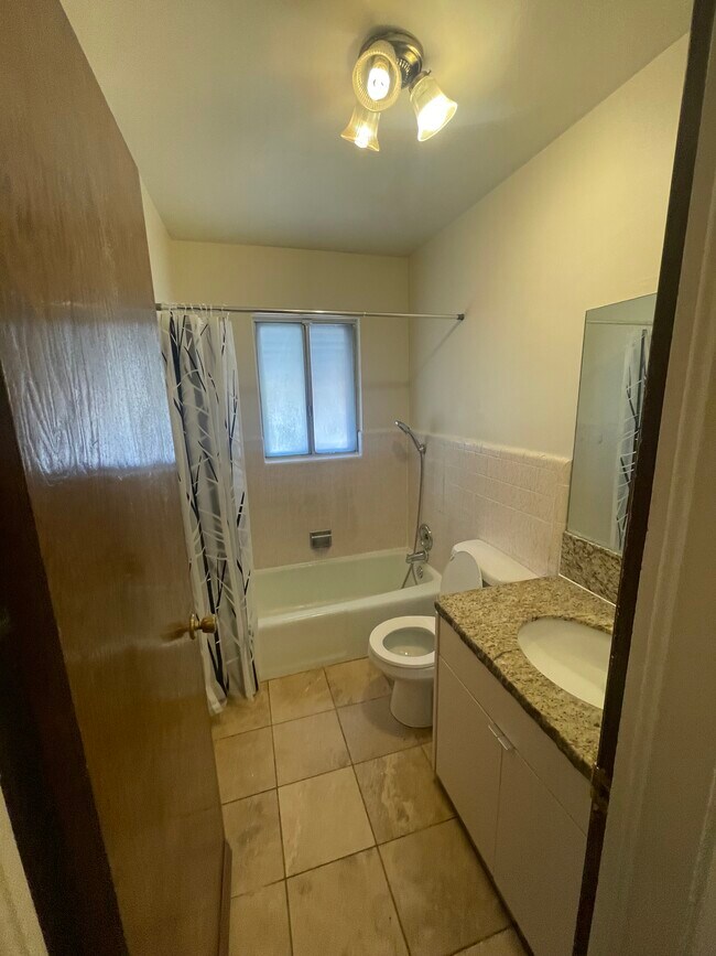 Building Photo - 128 W Paxton Avenue