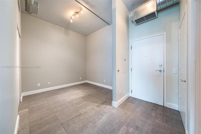 Building Photo - 3029 NE 188th St