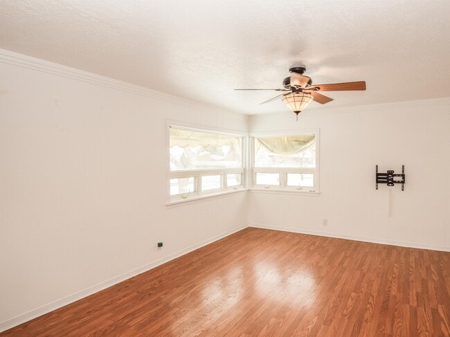 Building Photo - 143 S State St