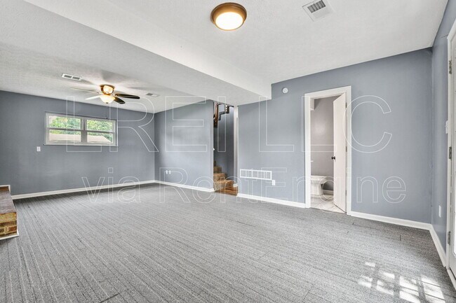 Building Photo - 245 Boone Trce