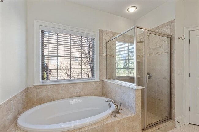 Building Photo - 2836 Broughton Ln SE