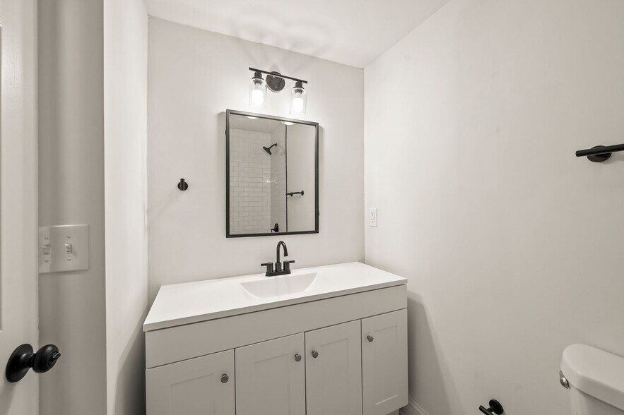 Building Photo - 3761 Avera Ave