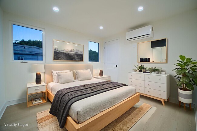 Building Photo - 8414 S McKinley Pl