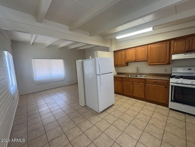 Building Photo - 1800 E Fry Blvd