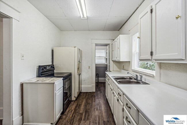Building Photo - 2 bedroom 1 bath home