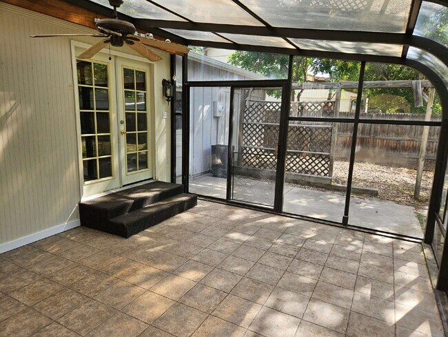 Building Photo - Charming 3-bedroom, 2-bathroom home