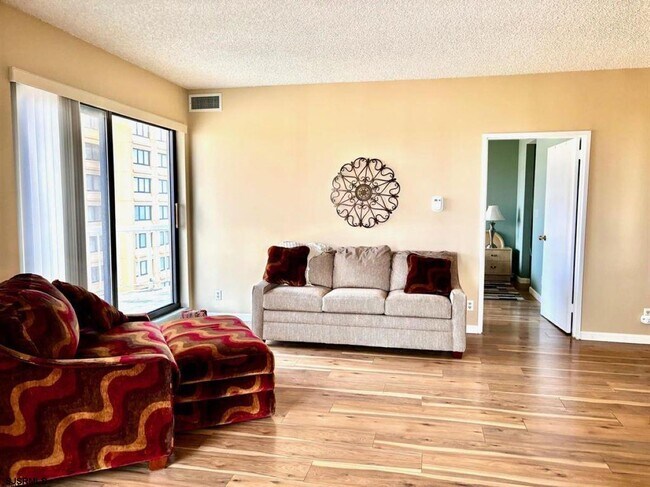 Building Photo - 3101 Boardwalk