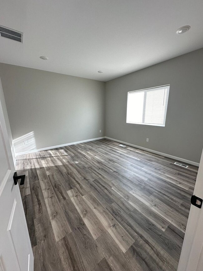 Building Photo - 2521-2521 Granite Dr NW