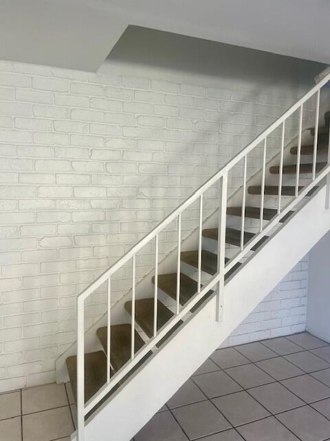 Building Photo - 72586 Edgehill Dr