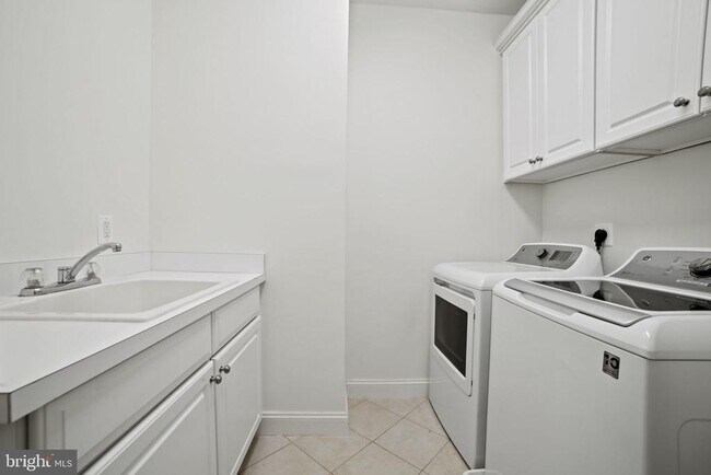 Building Photo - 5709 Wilson Ln