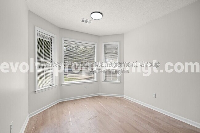 Building Photo - 2295 Belin Dr