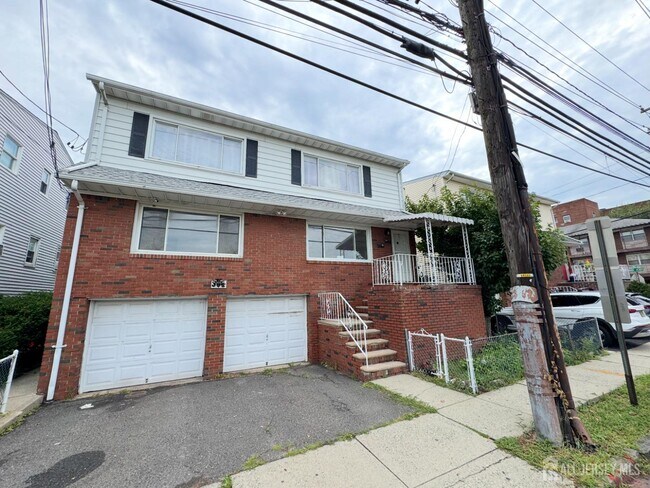 Primary Photo - 304 Woodcliff Ave