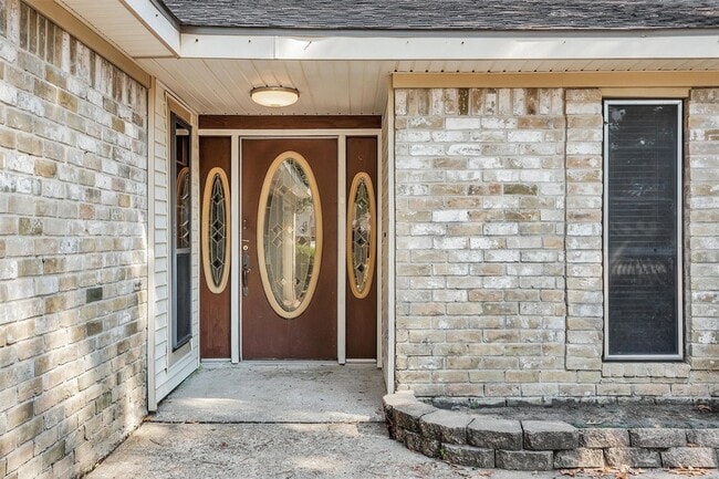 Building Photo - 23918 Spring Gum Dr