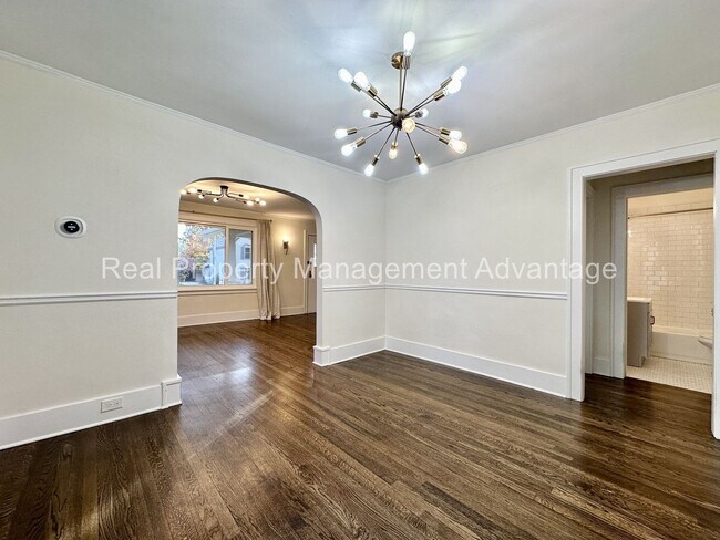 Building Photo - 310 W Hazelhurst St