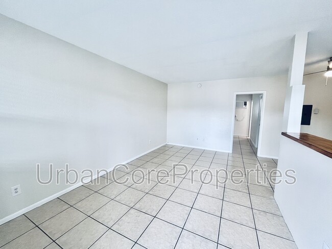 Building Photo - 115 7th Ave N