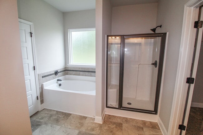 Building Photo - 412 Coles Way