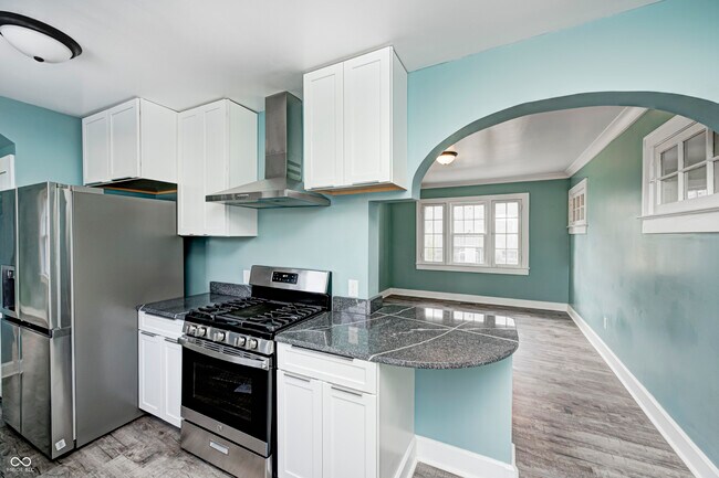 Building Photo - 420 N Irvington Ave