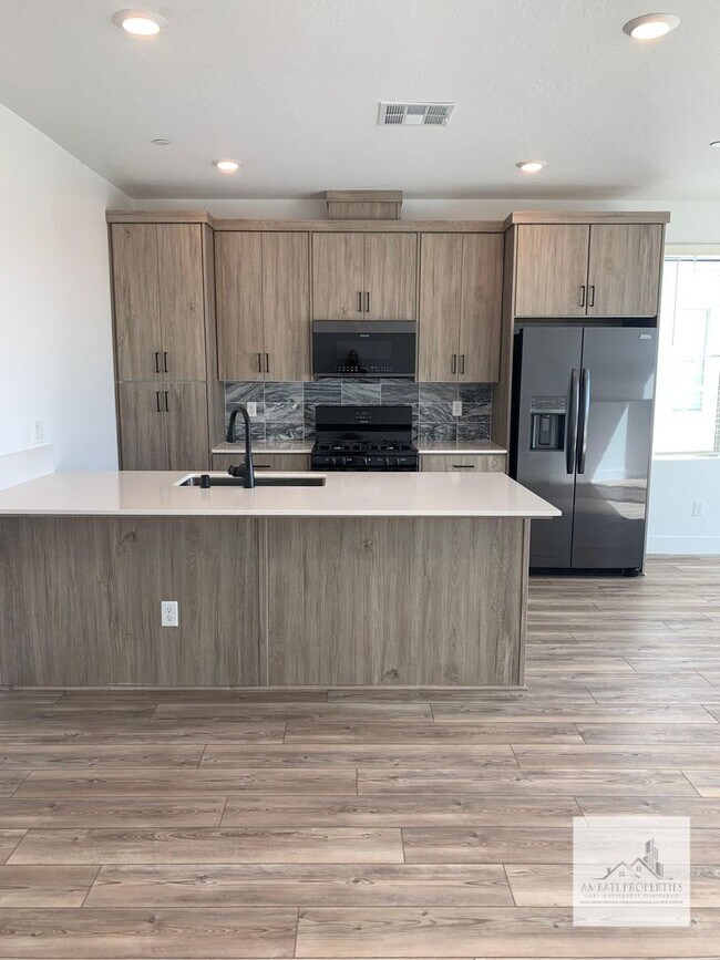 Building Photo - 490 W Mahogany Ln