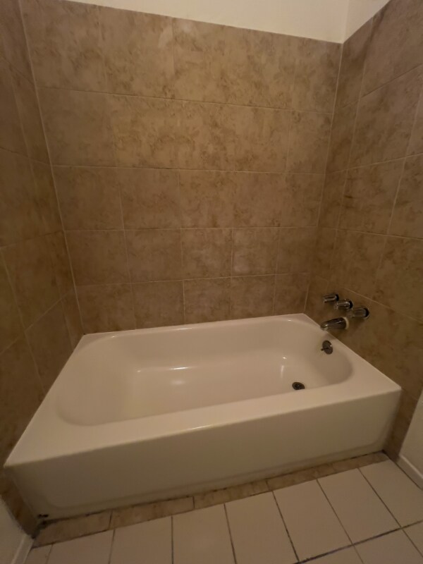 Building Photo - 2803 Meadowgrass Ln