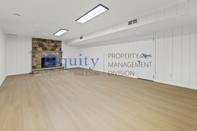 Building Photo - 8894 S 540 E