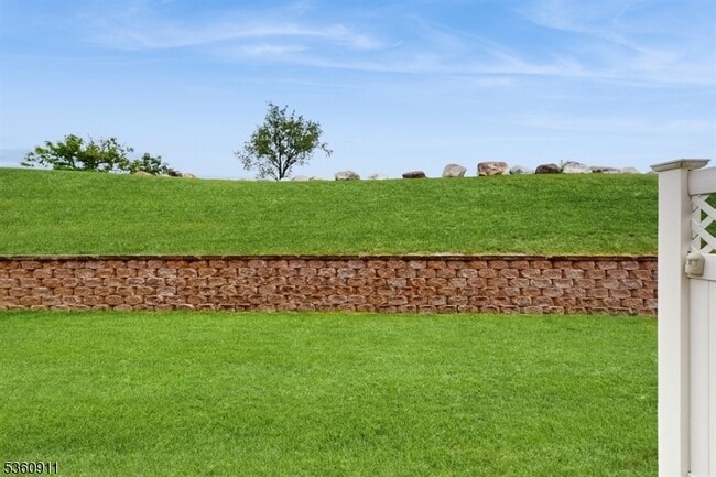 Building Photo - 104 Briar Ct