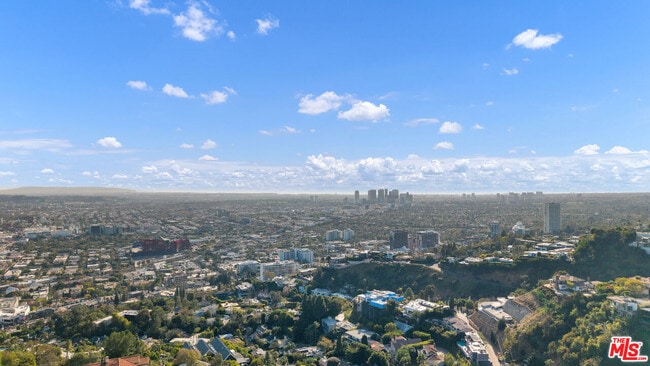 Building Photo - 8765 Hollywood Blvd