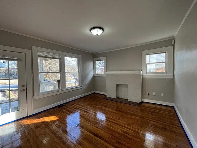 Building Photo - 218 S Valentine St