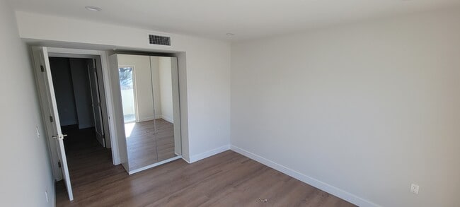 2end large bead room - 2515 Foothill Blvd