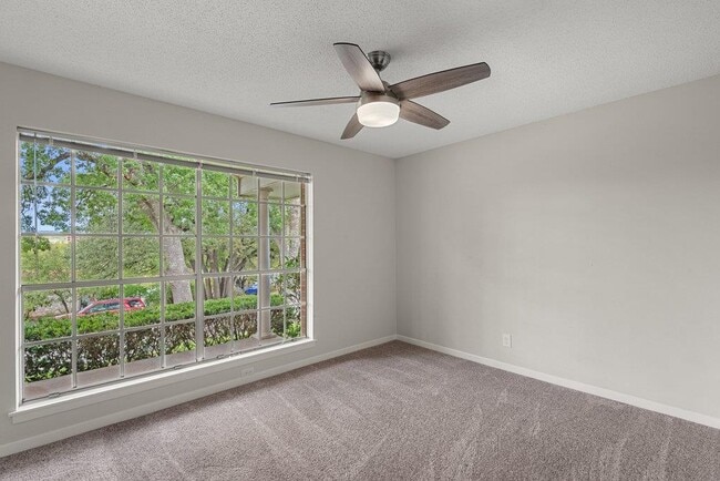 Building Photo - 1601 Cliffside Dr